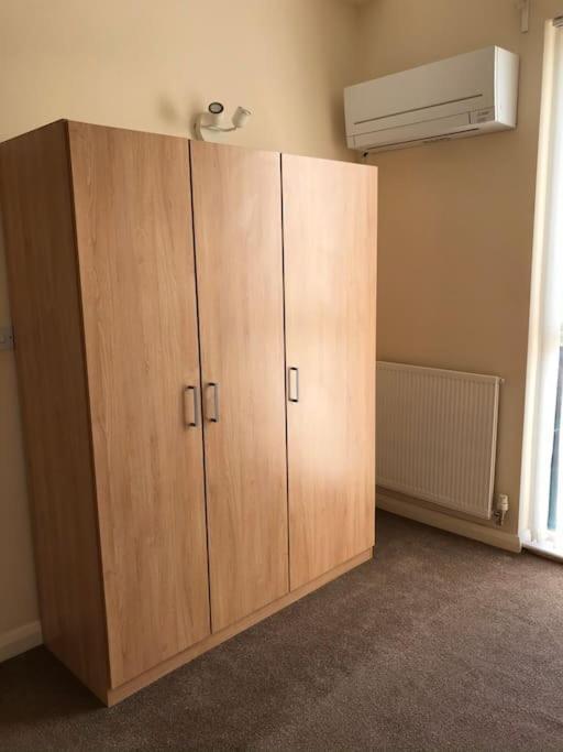 Great House + Air Conditioning + Free Car Parking Μάντσεστερ Εξωτερικό φωτογραφία